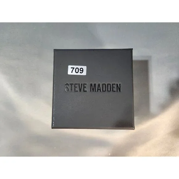 Steve Madden - Picture 5 of 5